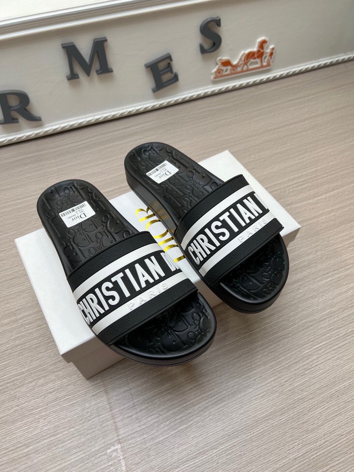 5LD212ZDE Stylish Slippers