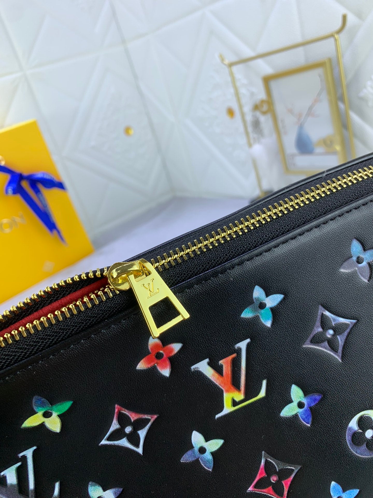 2XE39BDE Stylish leather bag 