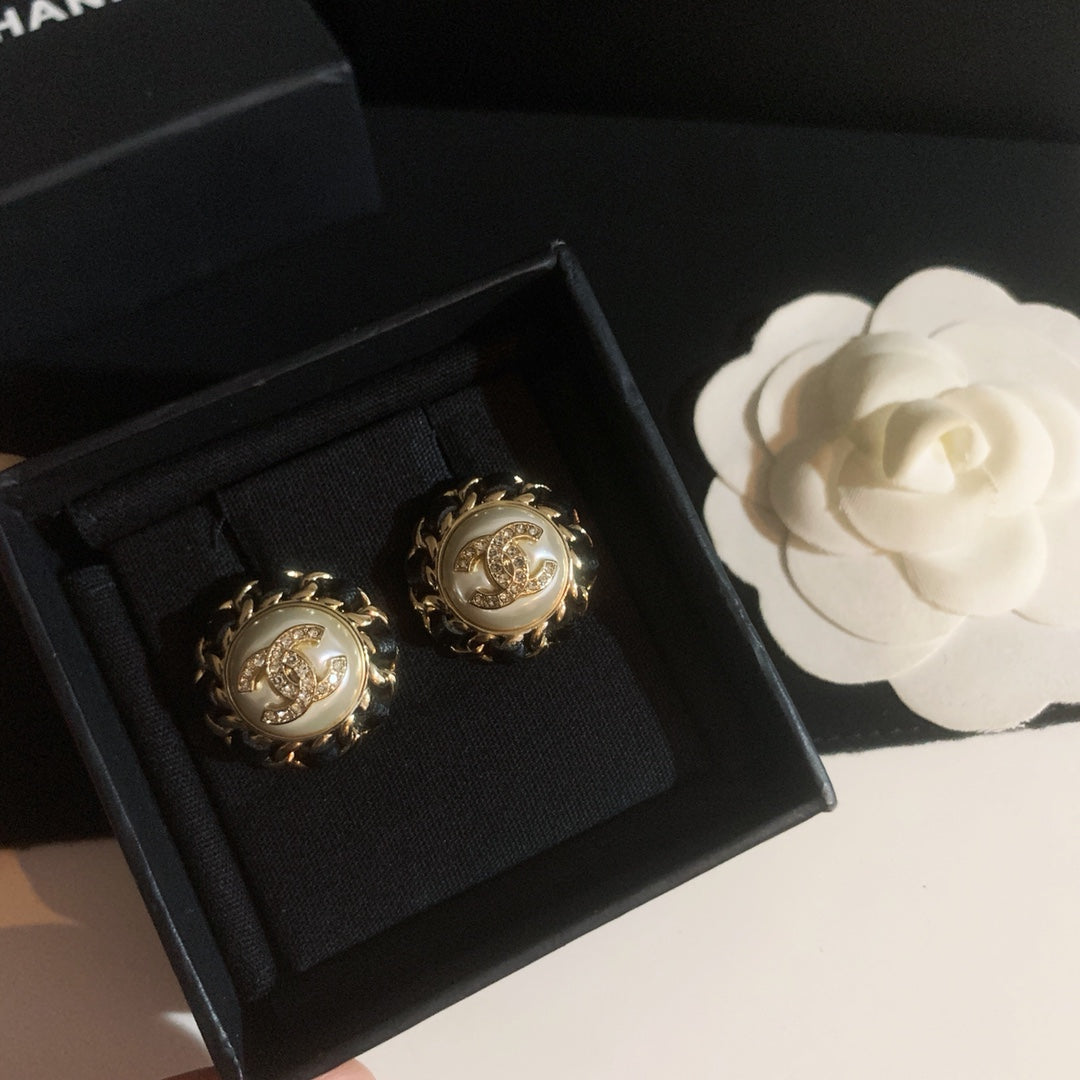 1YC165EDE Stylish Earrings