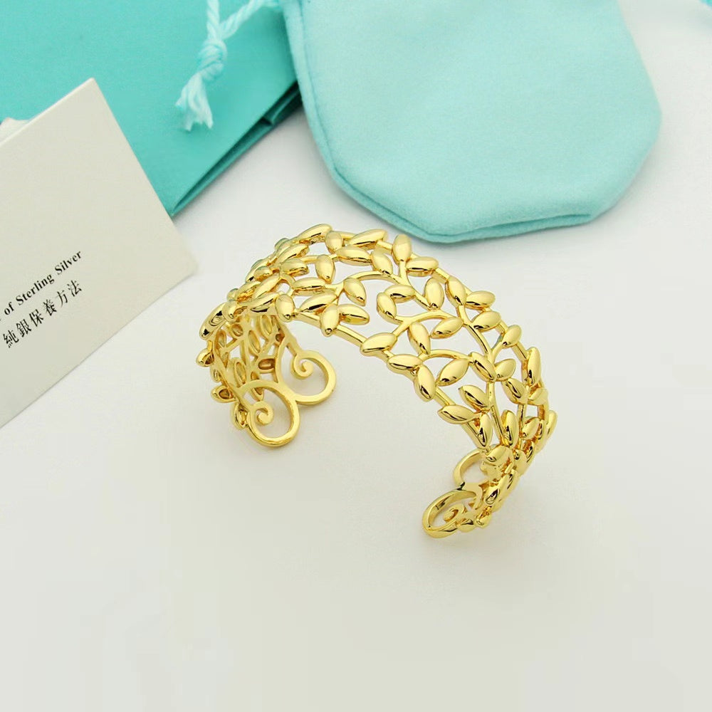 P4T10KDE StylishBracelets