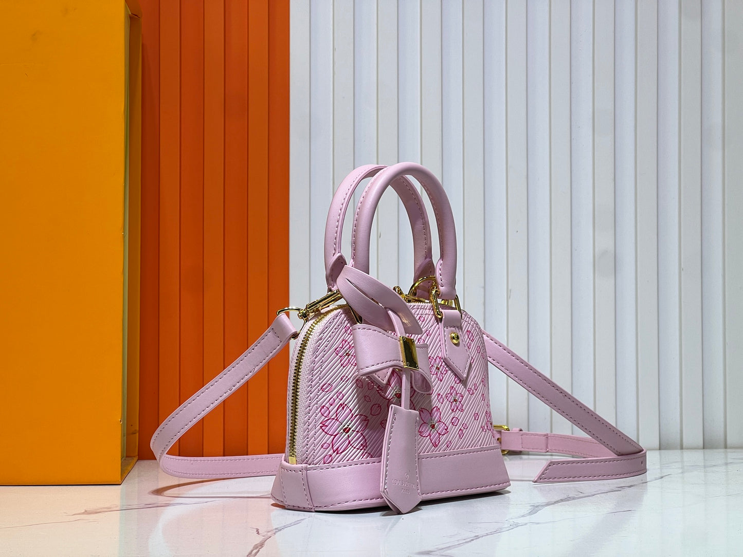 155NE1BDE Stylish leather bag