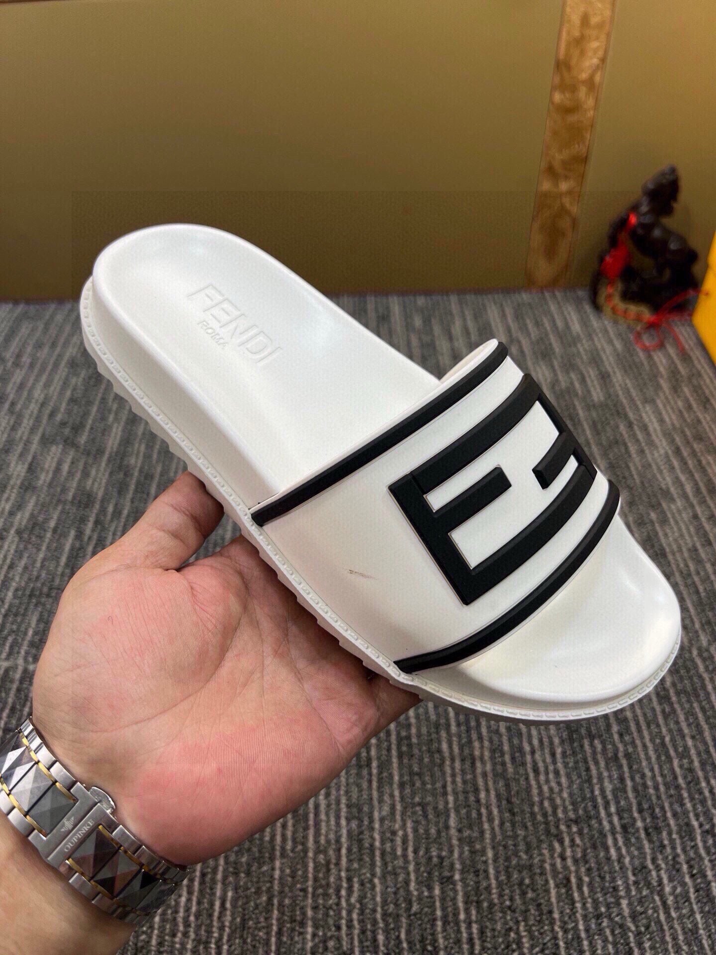 535ZF286ZDE Stylish Slippers
