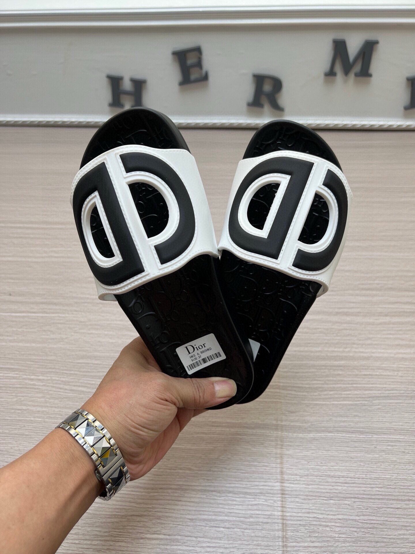 5LD213ZDE Stylish Slippers