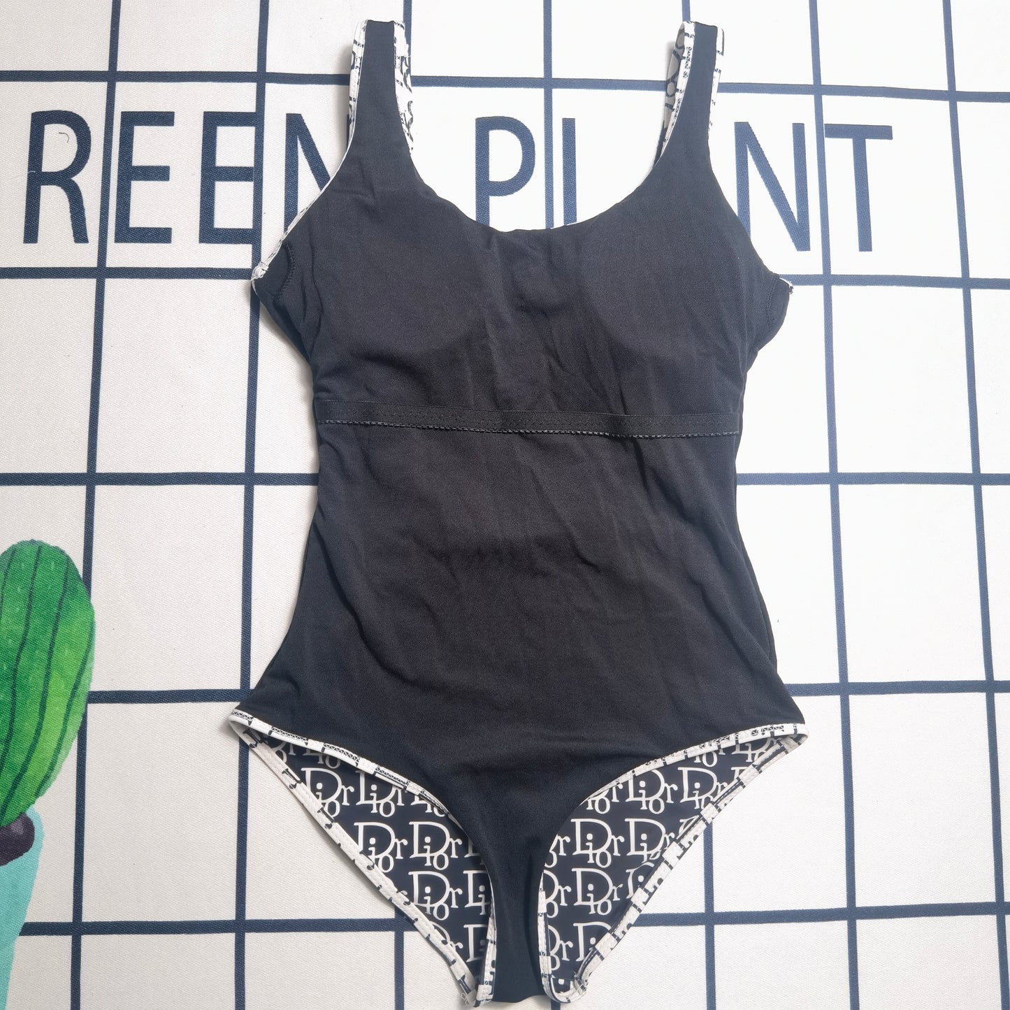 14D285YDE Stylish Bikini swimsuit