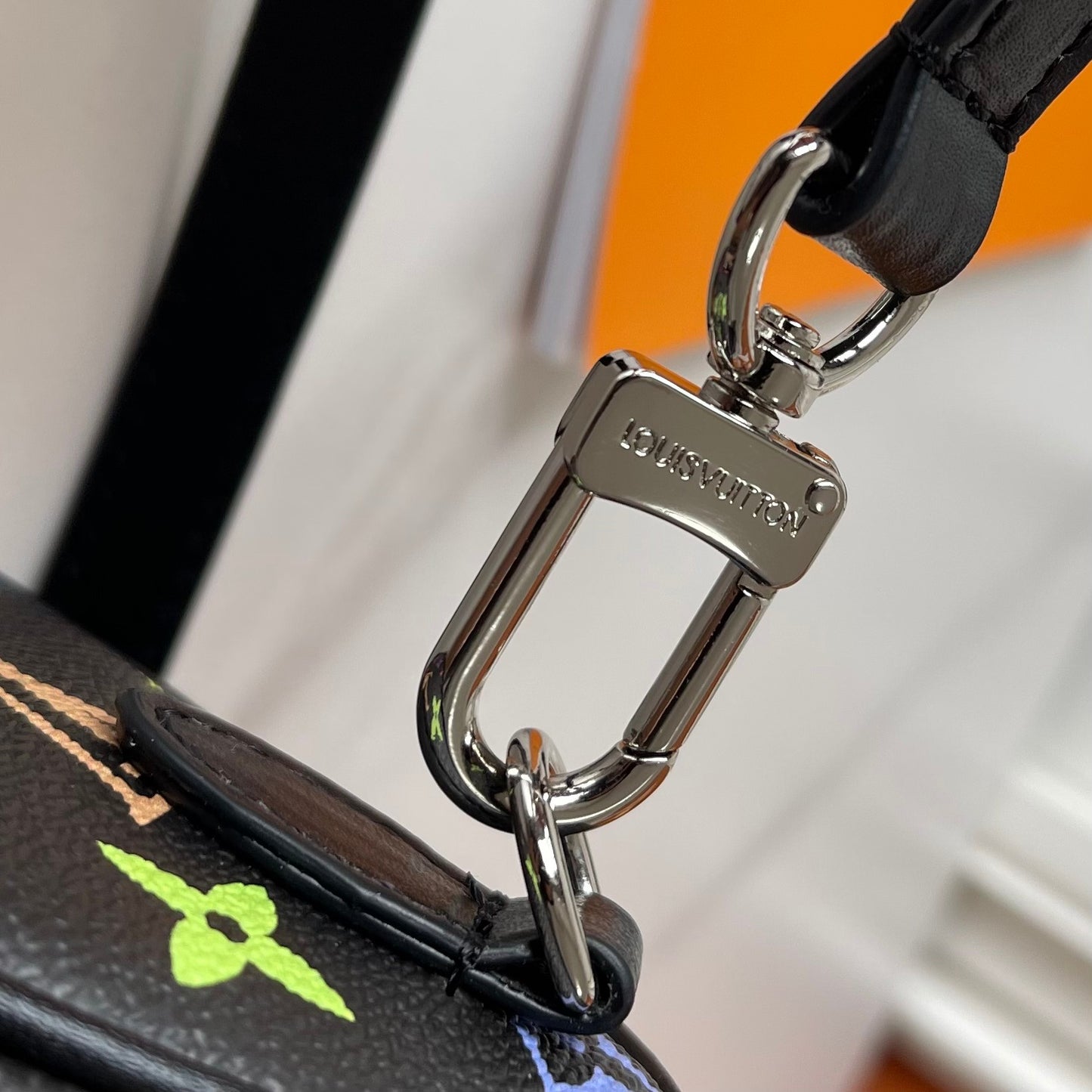 1WE98BDE Stylish leather bag