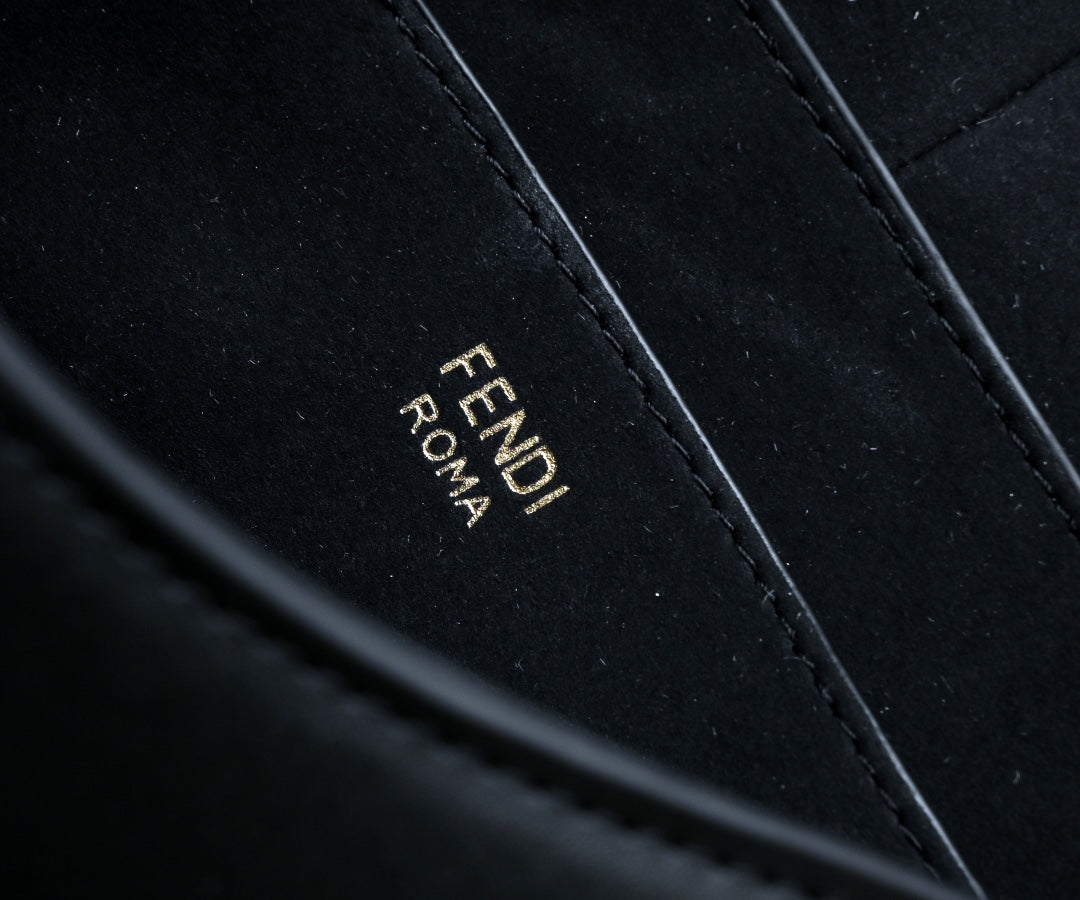 2XF89BDE Stylish leather bag 