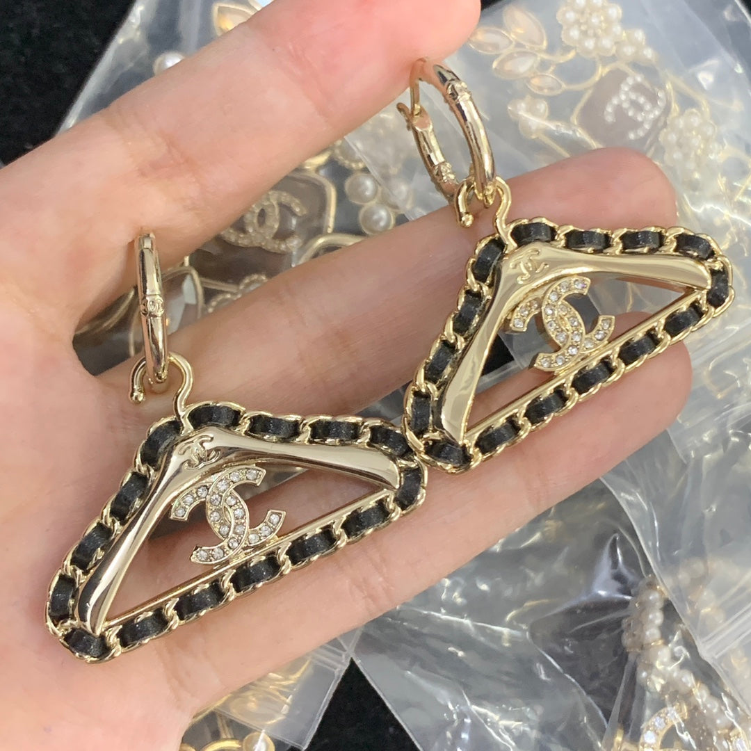 84C57EDE Stylish Earrings