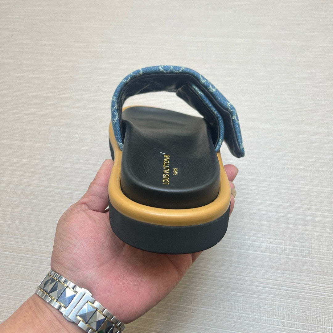 54E100ZDE Stylish slippers Sole thickness 5cm