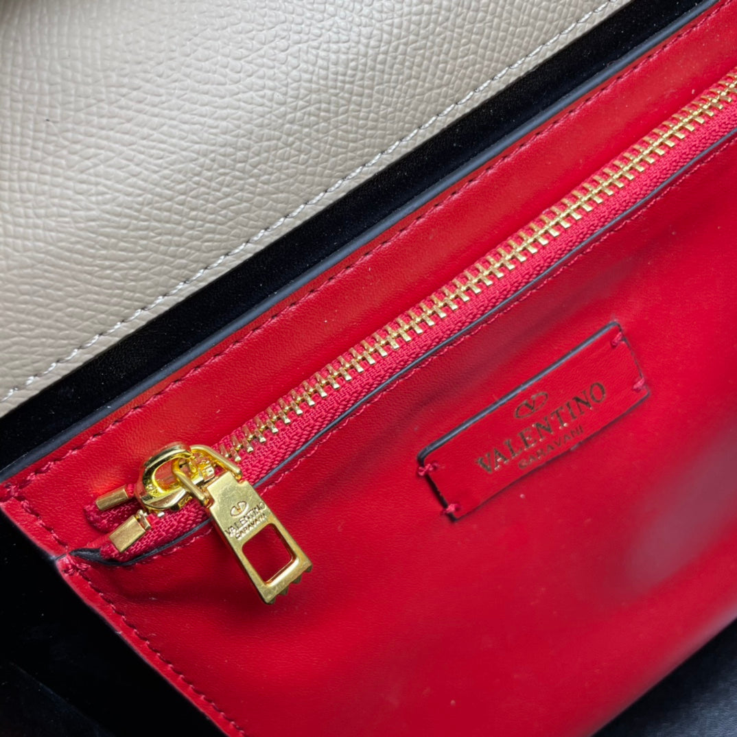 1XVL30BDE Stylish leather bag 