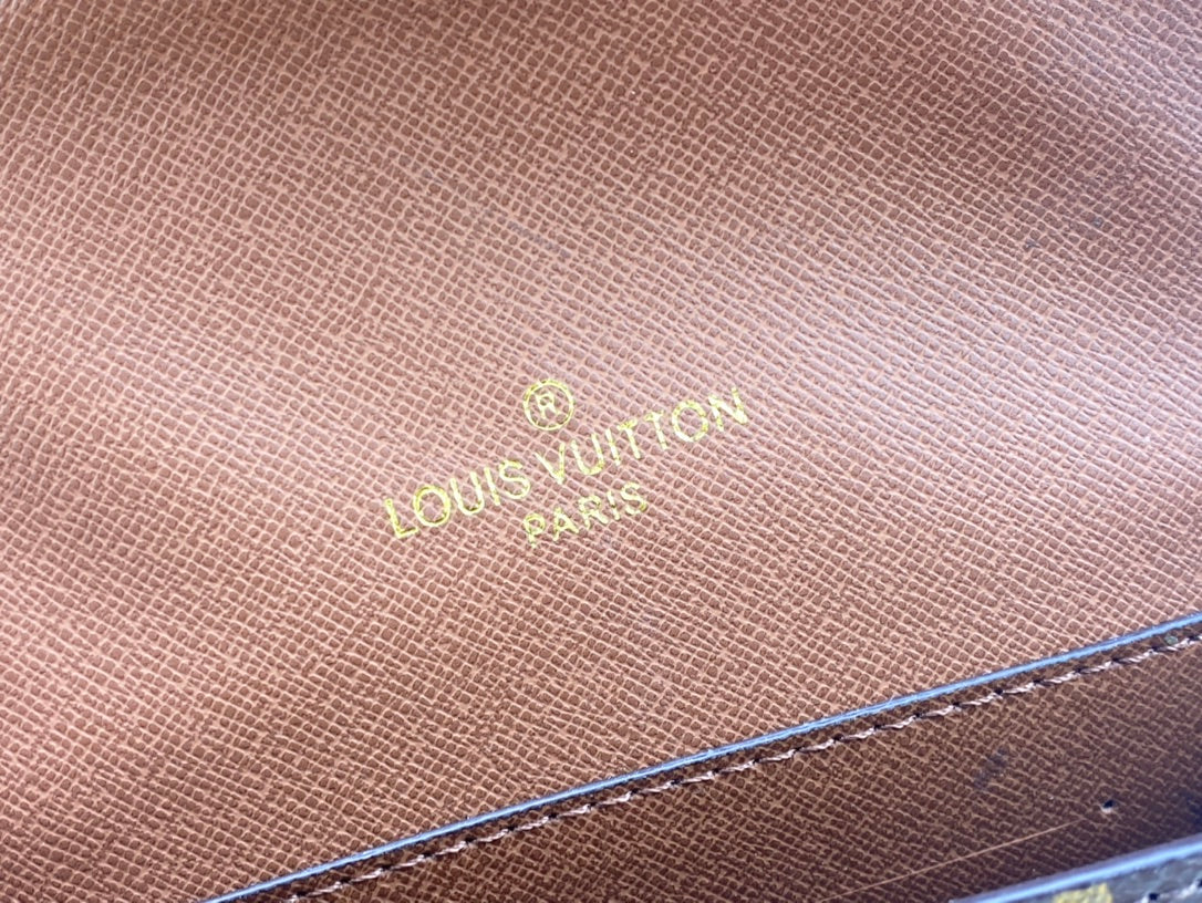 1XE32BDE Stylish leather bag 