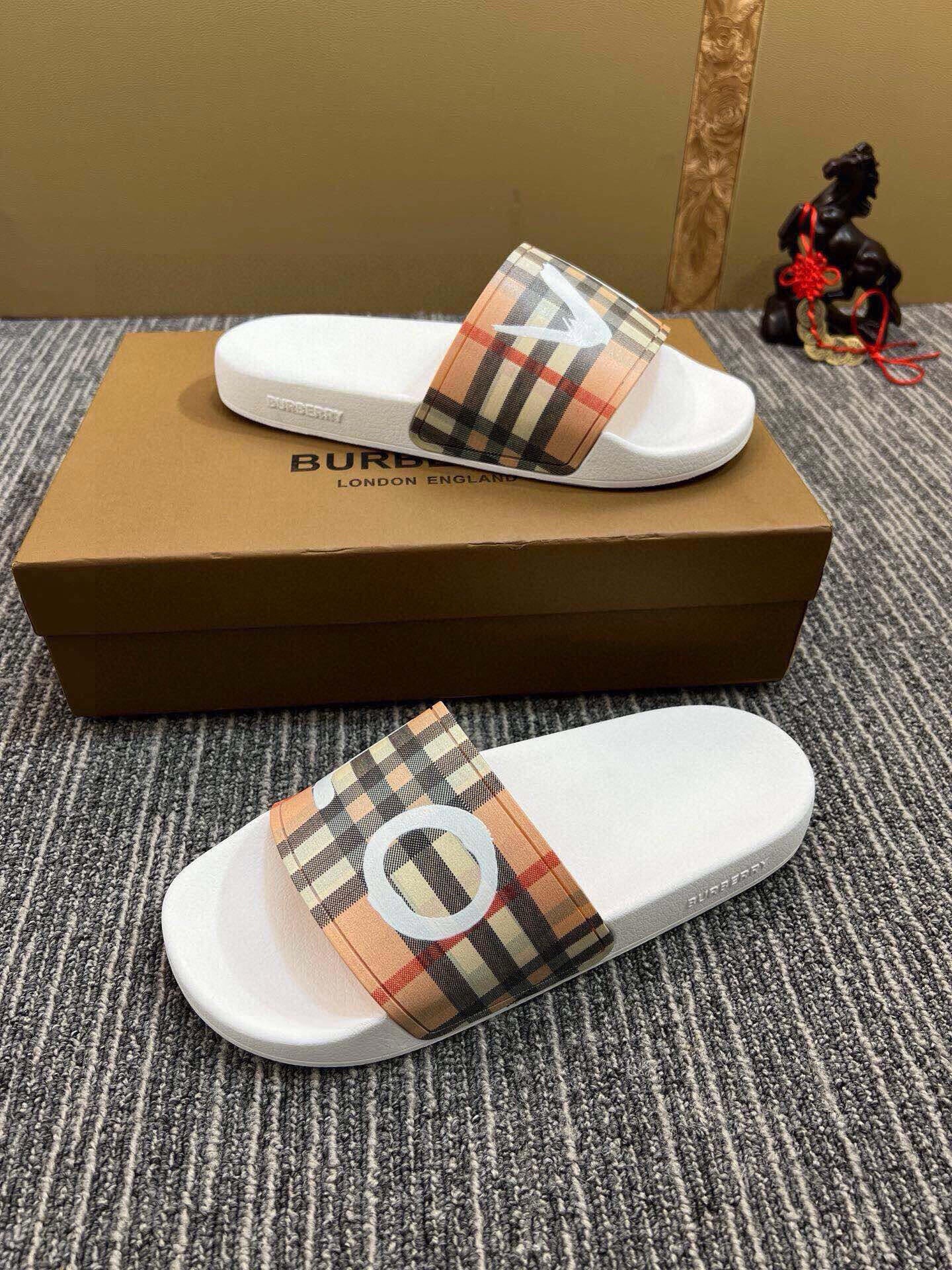 535ZR260ZDE Stylish Slippers