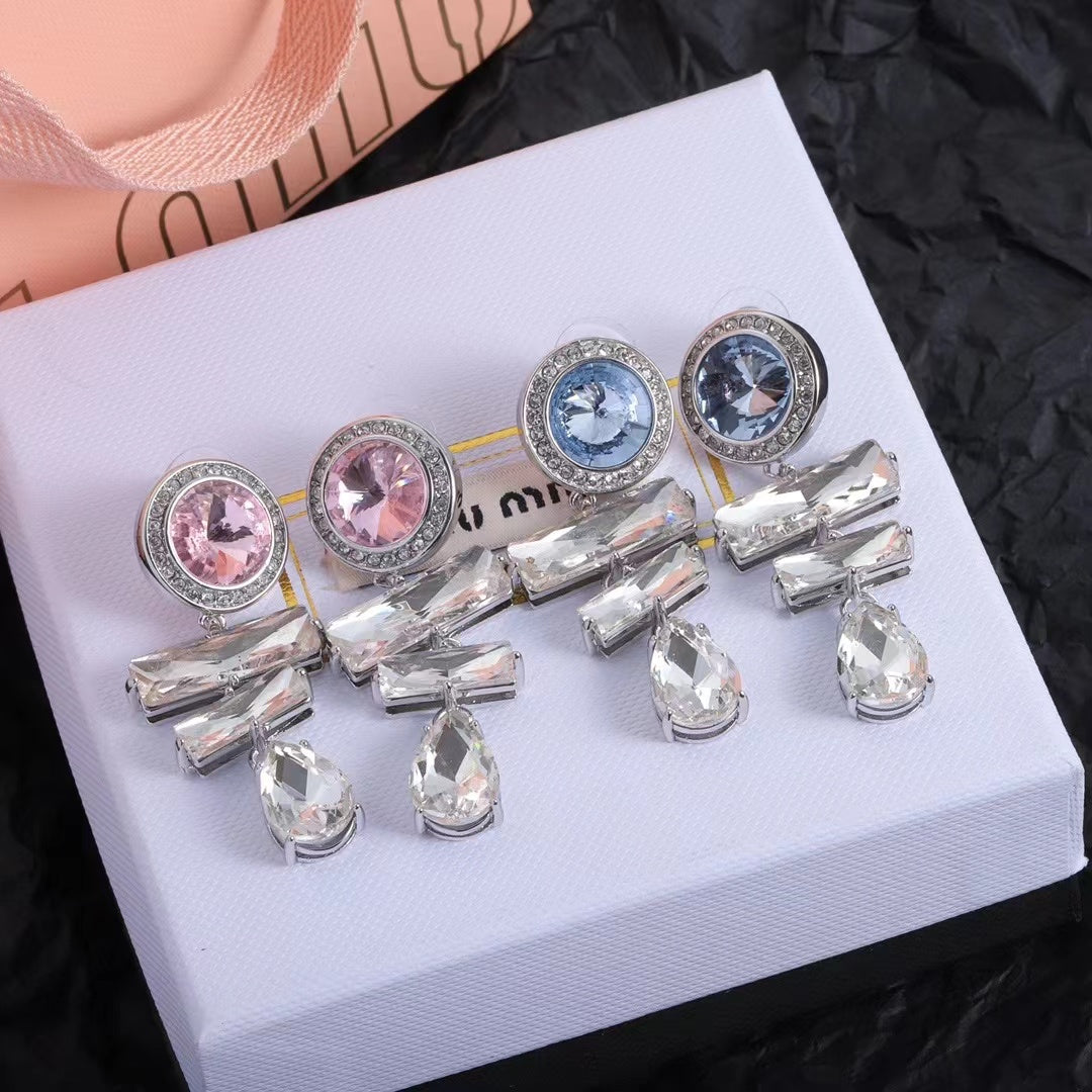 P4A3EDE Stylish Earrings