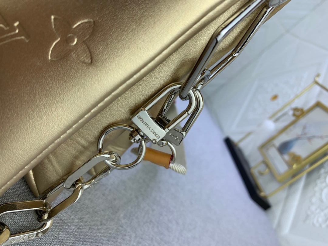 2XE40BDE Stylish leather bag 