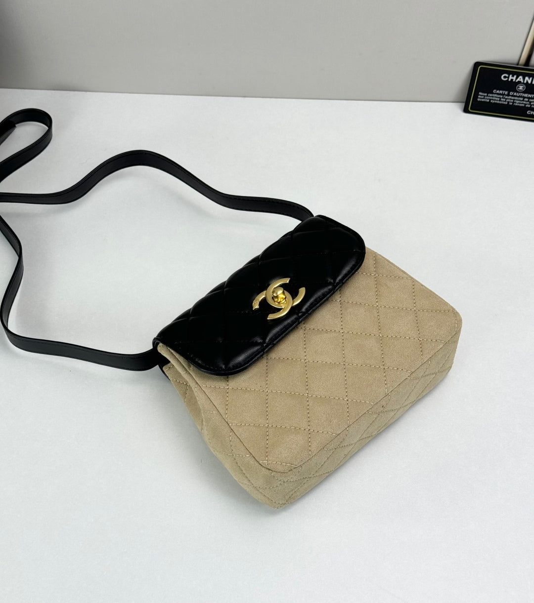 15RC62BDE Stylish leather bag