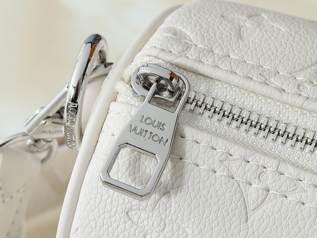 15RE51BDE Stylish leather bag