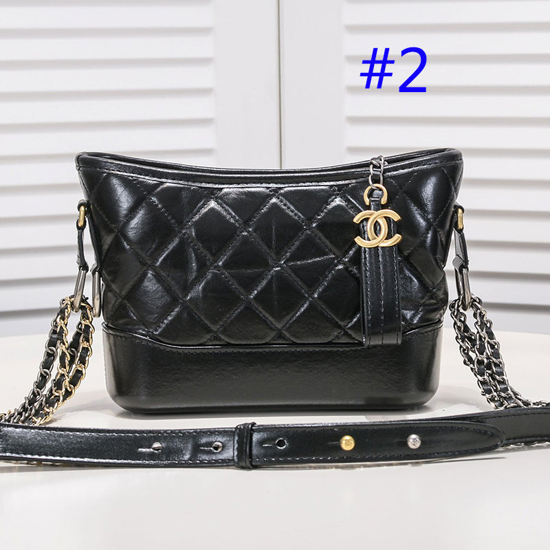 1XC261BDE Stylish leather bag 