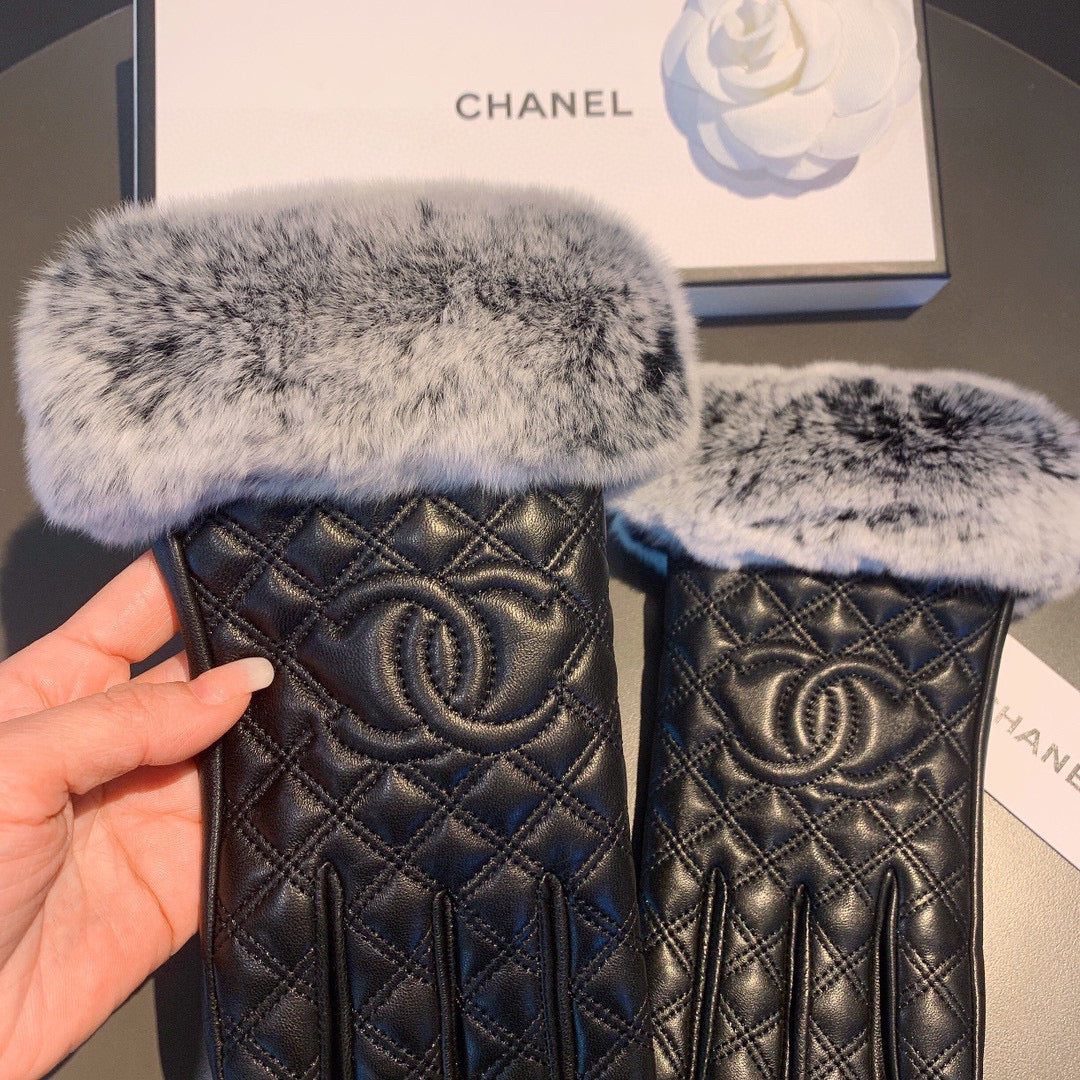 24C96SDE Stylish gloves