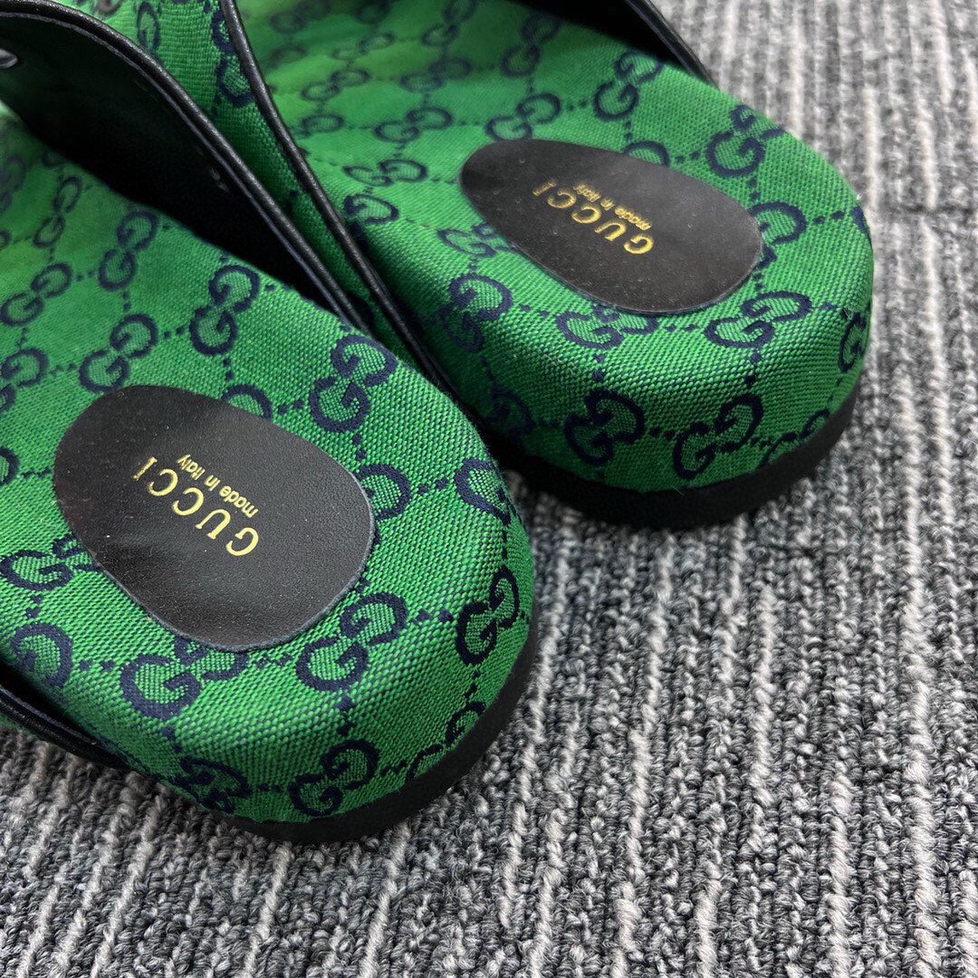 54B123ZDE Stylish slippers