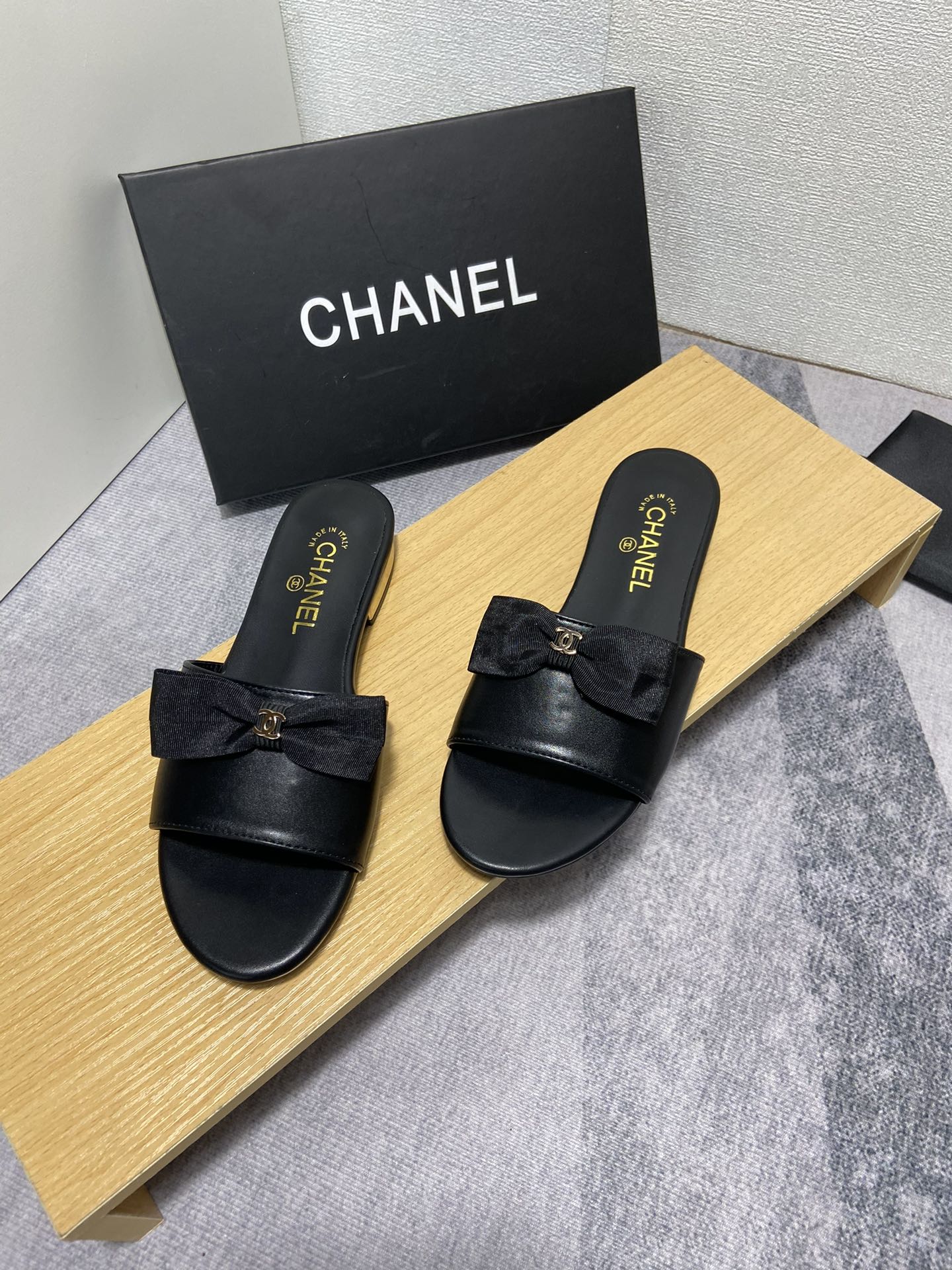 14C187ZDE Stylish Slippers