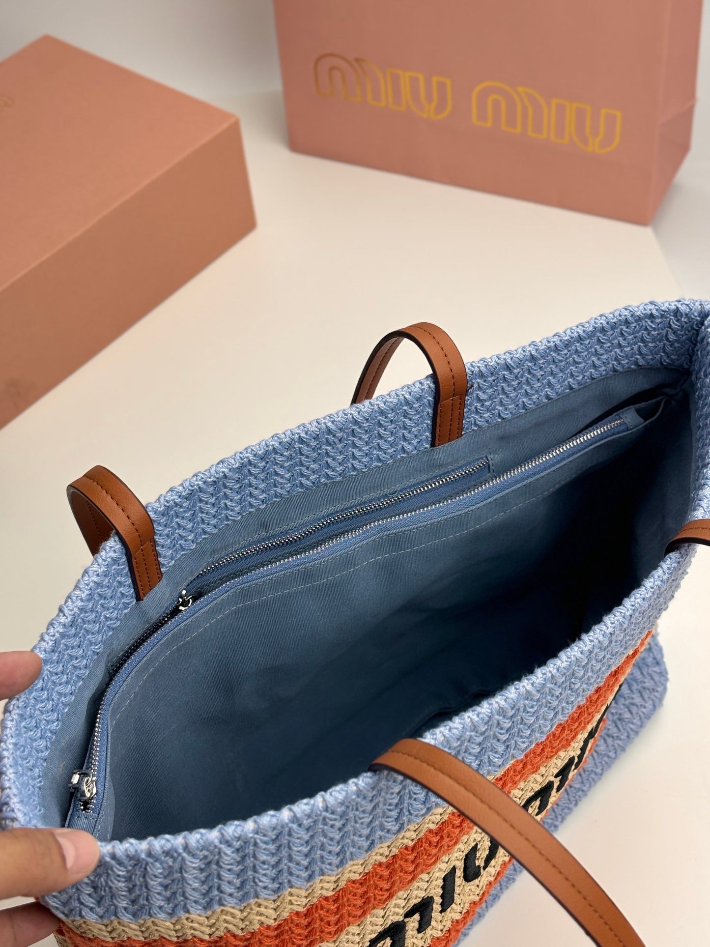 1XA78BDE Stylish Woven Bag