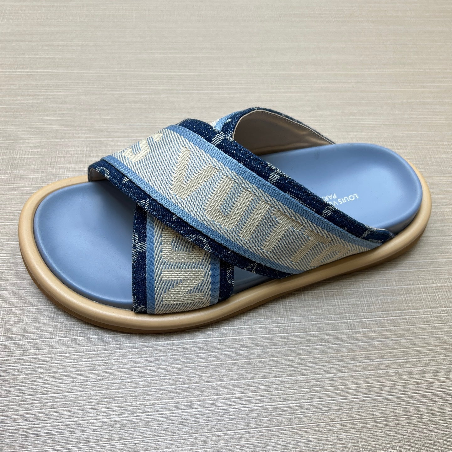 535ZE272ZDE Stylish Slippers