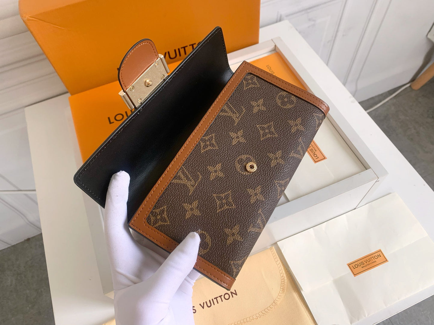 155NE33BDE Stylish leather wallets