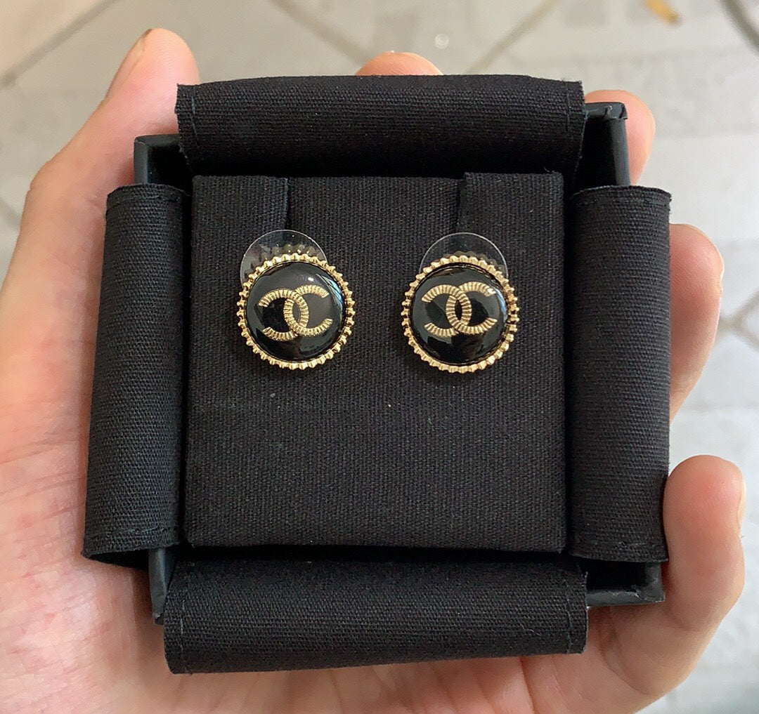 1YC153EDE Stylish Earrings