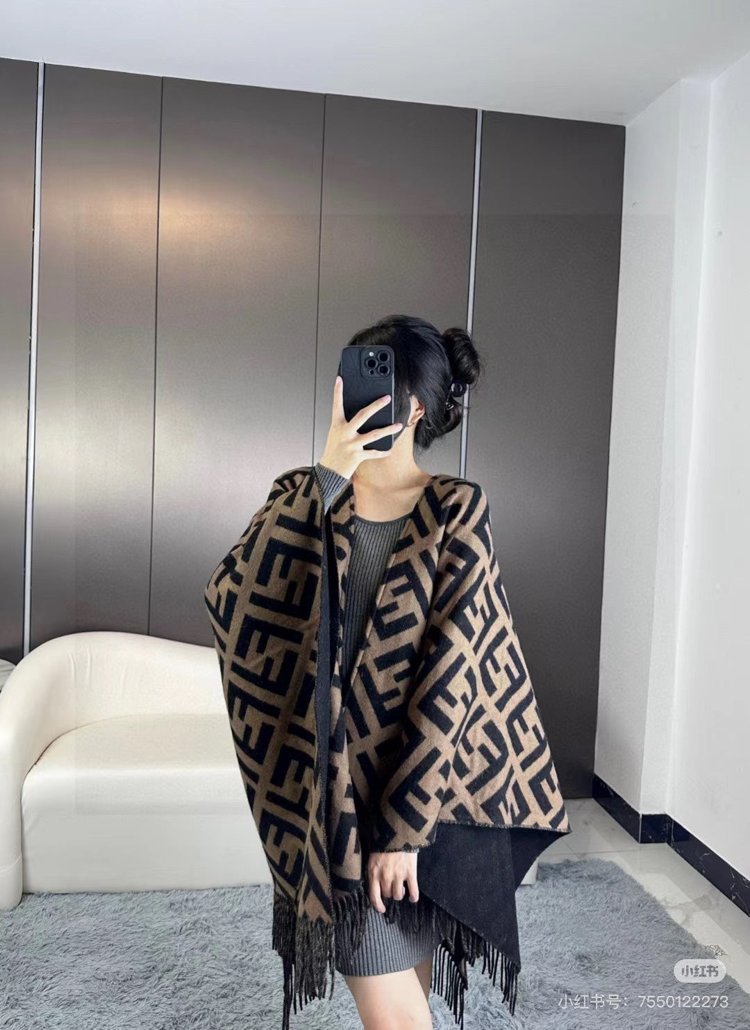 175RF53WDE Stylish cape