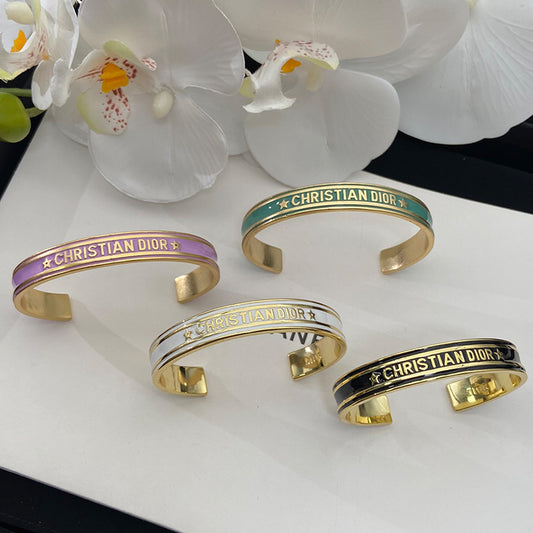 1ND22KDE Stylish bracelet