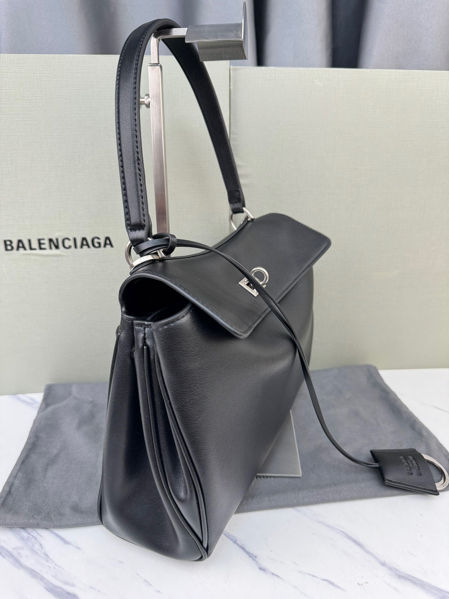 15XJ4BDE Stylish leather bag