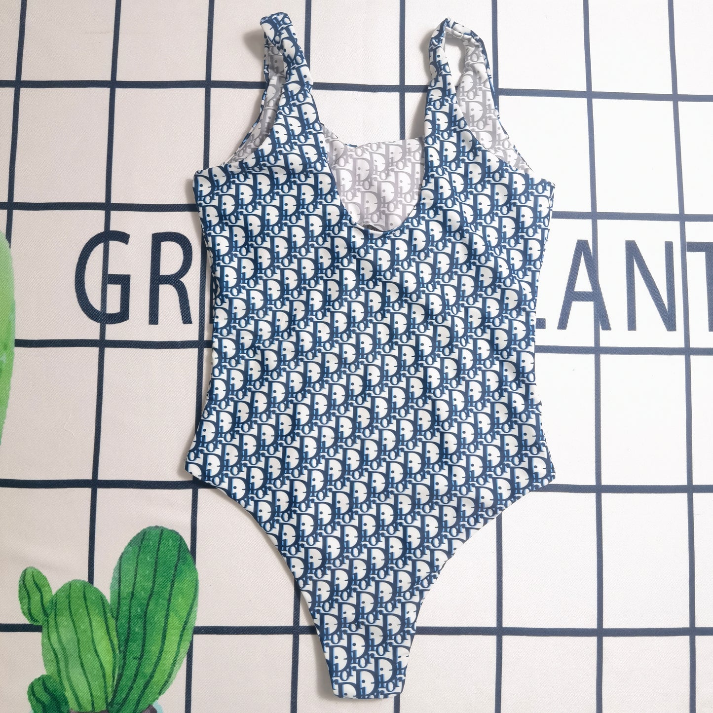 14D290YDE Stylish Bikini swimsuit