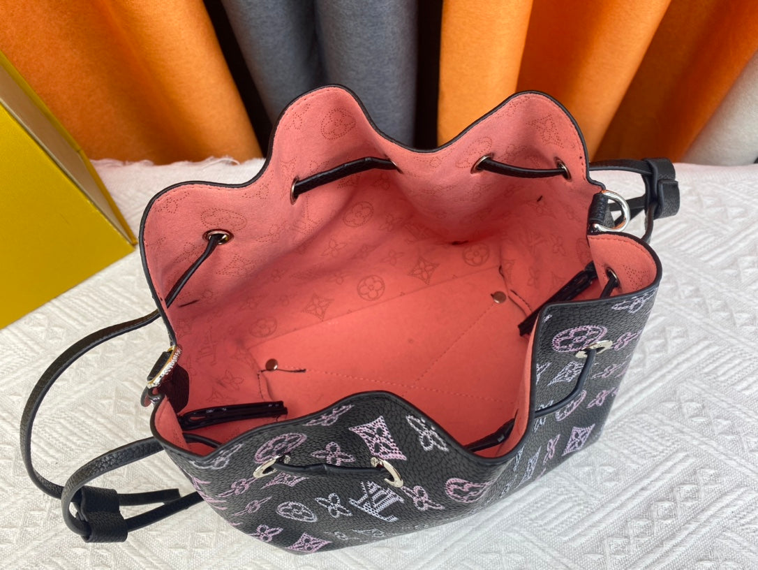 165NE98BDE Stylish leather bag