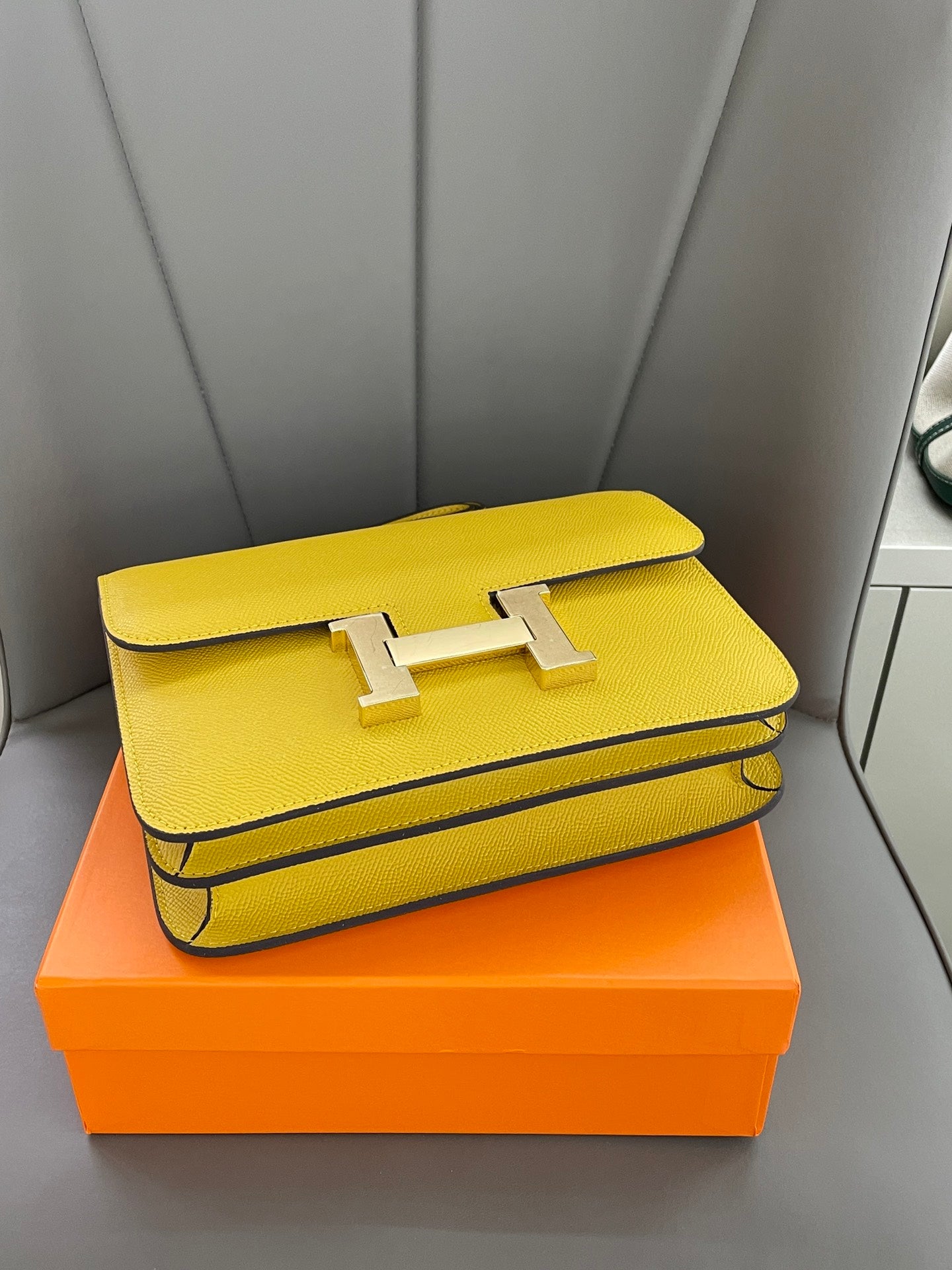 155NH65BDE Stylish leather bag