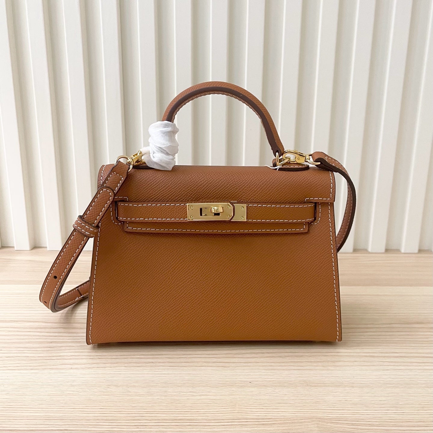 2WH26BDE Stylish leather bag