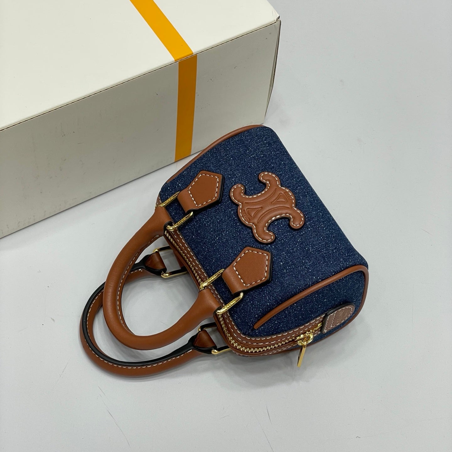 155NN27BDE Stylish leather bag