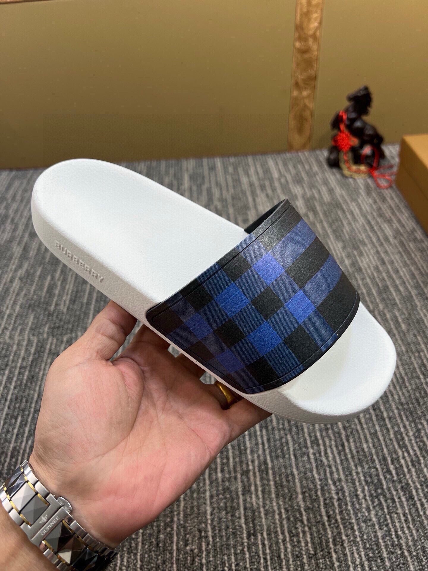 535ZR262ZDE Stylish Slippers