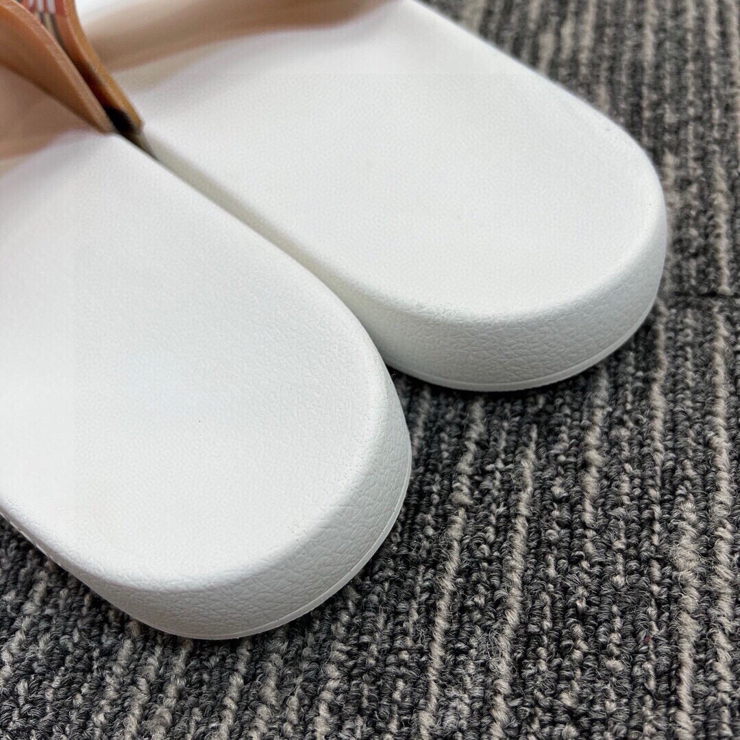 535ZR260ZDE Stylish Slippers