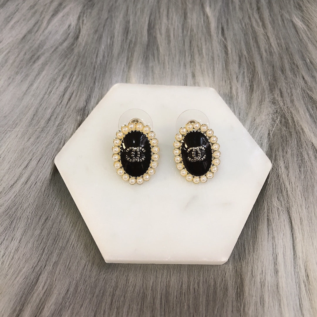 14C30EDE Stylish Earrings