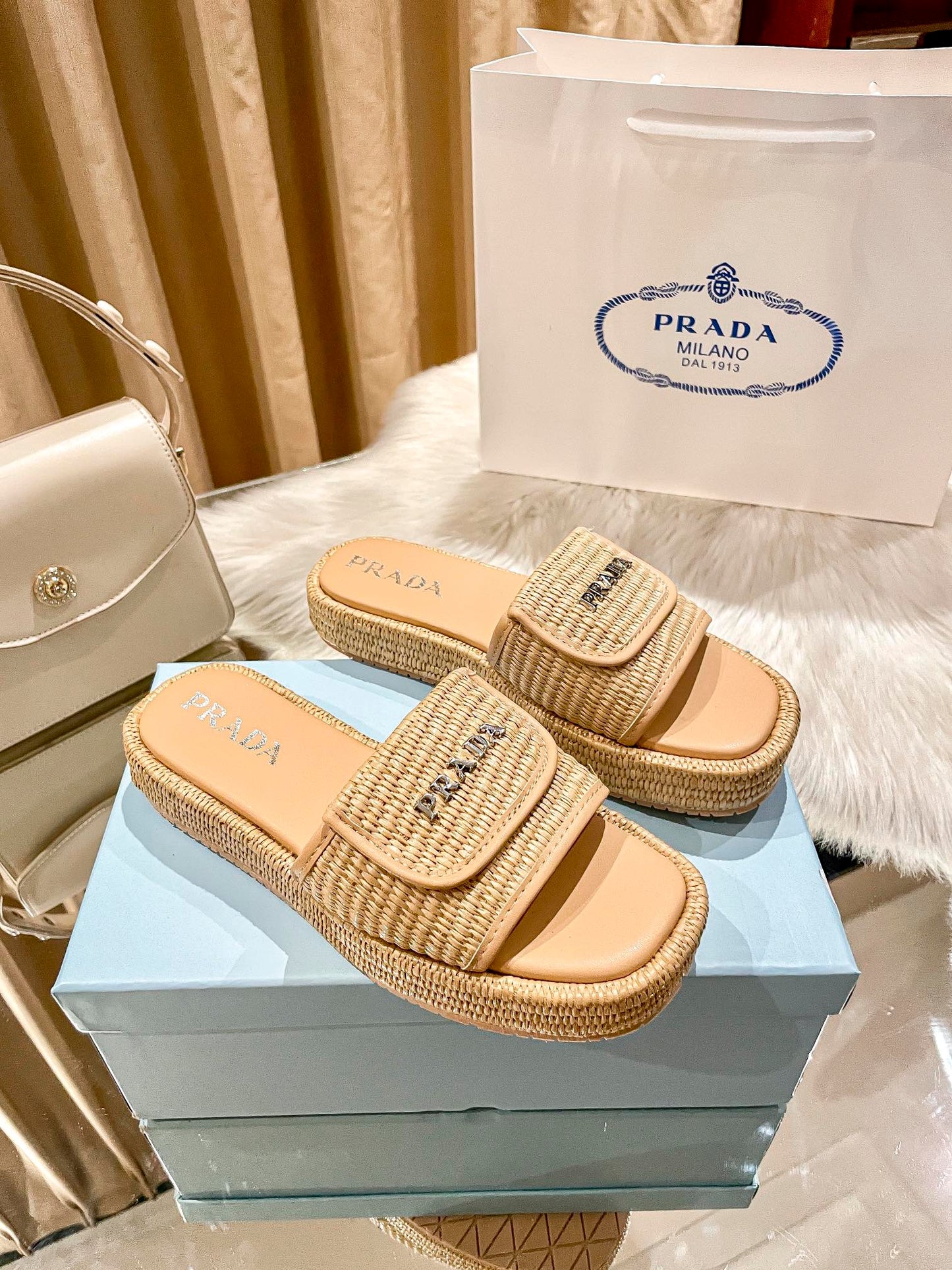 14PD176ZDE Stylish Slippers