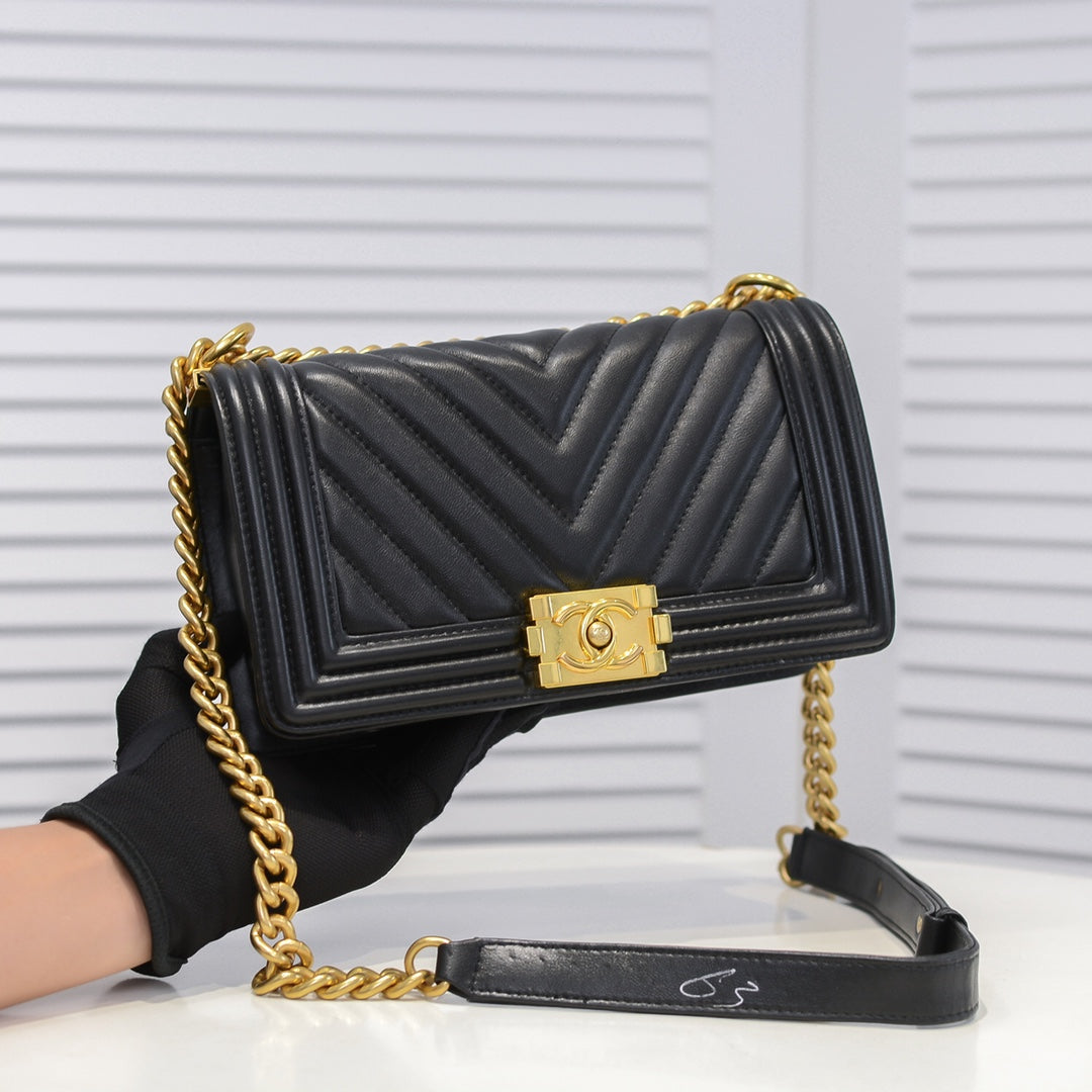 1XC413BDE Stylish leather bag