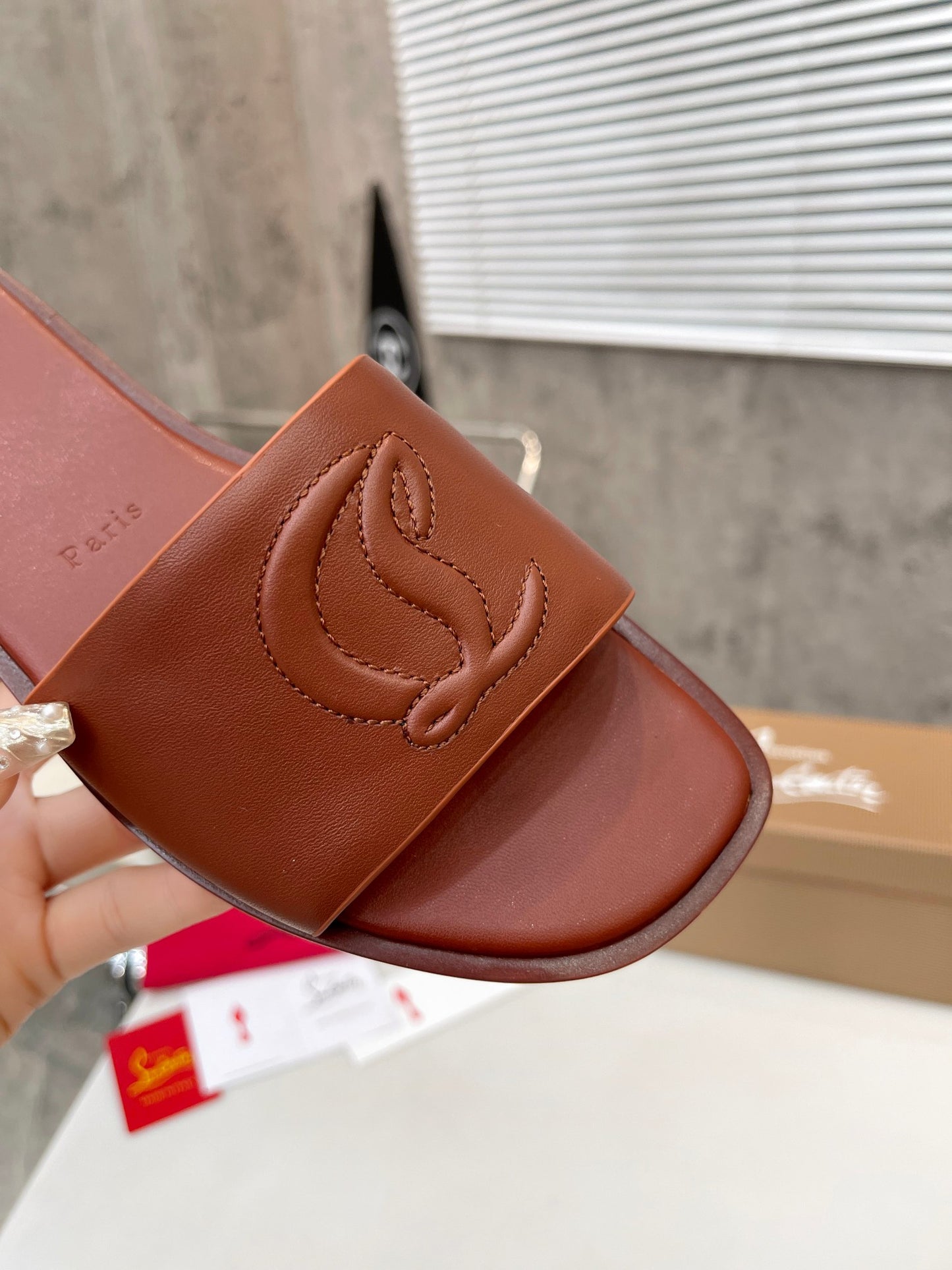 JXA32ZDE Stylish leather Slippers