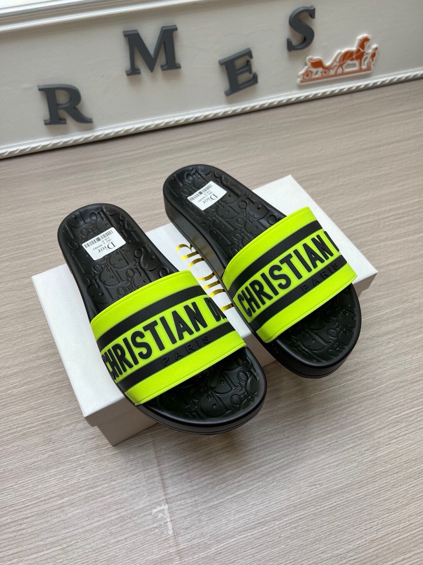 5LD212ZDE Stylish Slippers