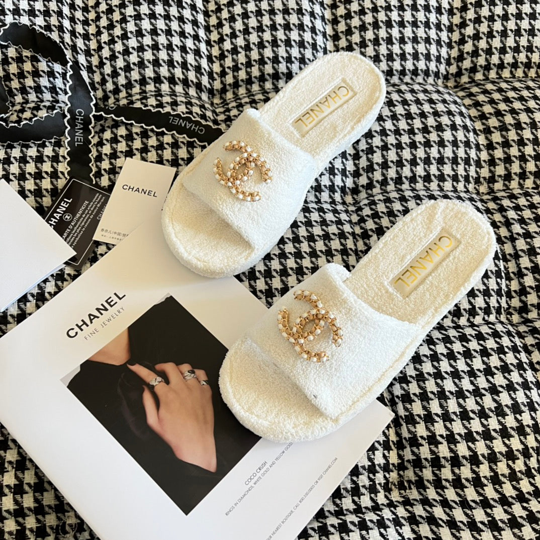 14C159ZDE Stylish Slippers