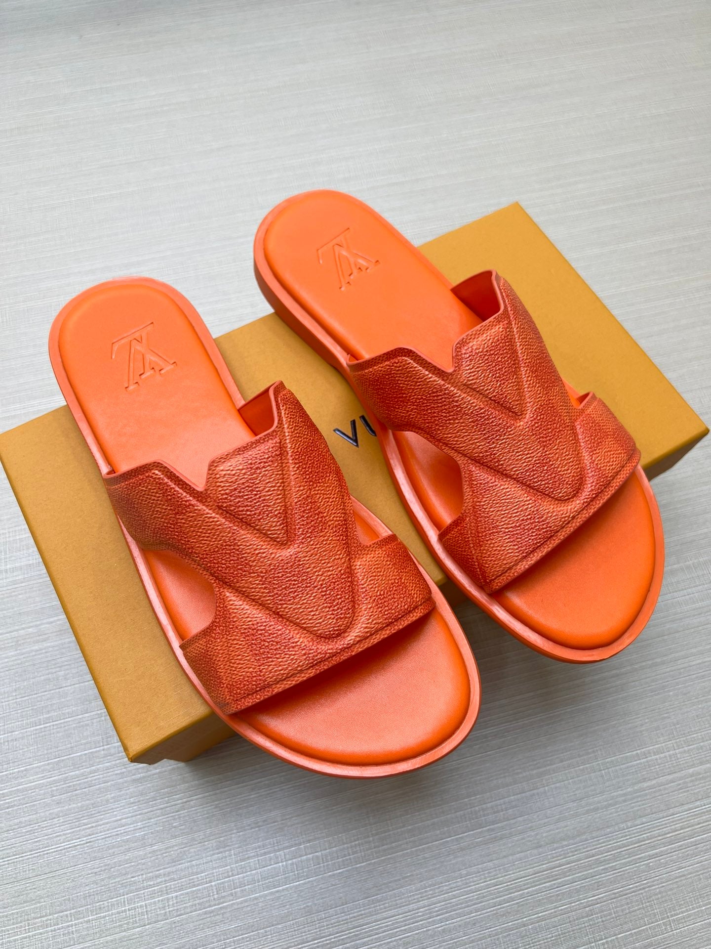 54E22ZDE Stylish slippers
