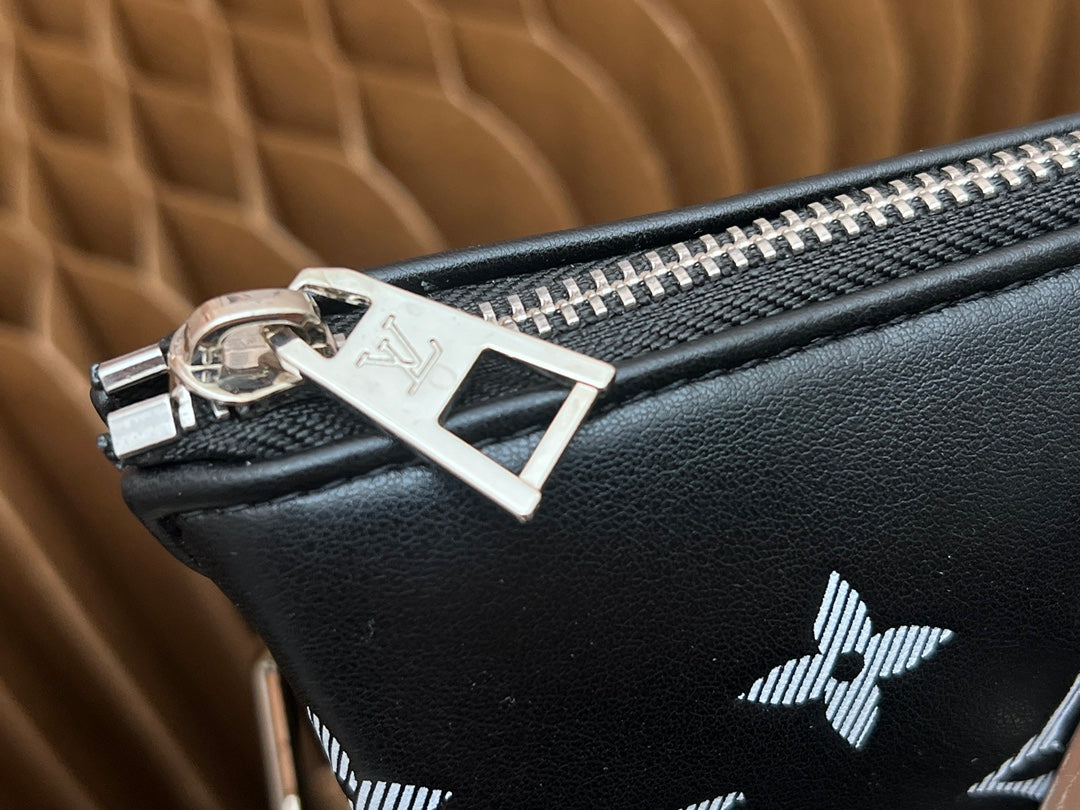 1XE181BDE Stylish leather bag 