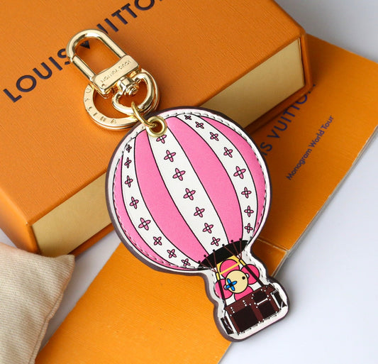 3RE21ADE Stylish key closure