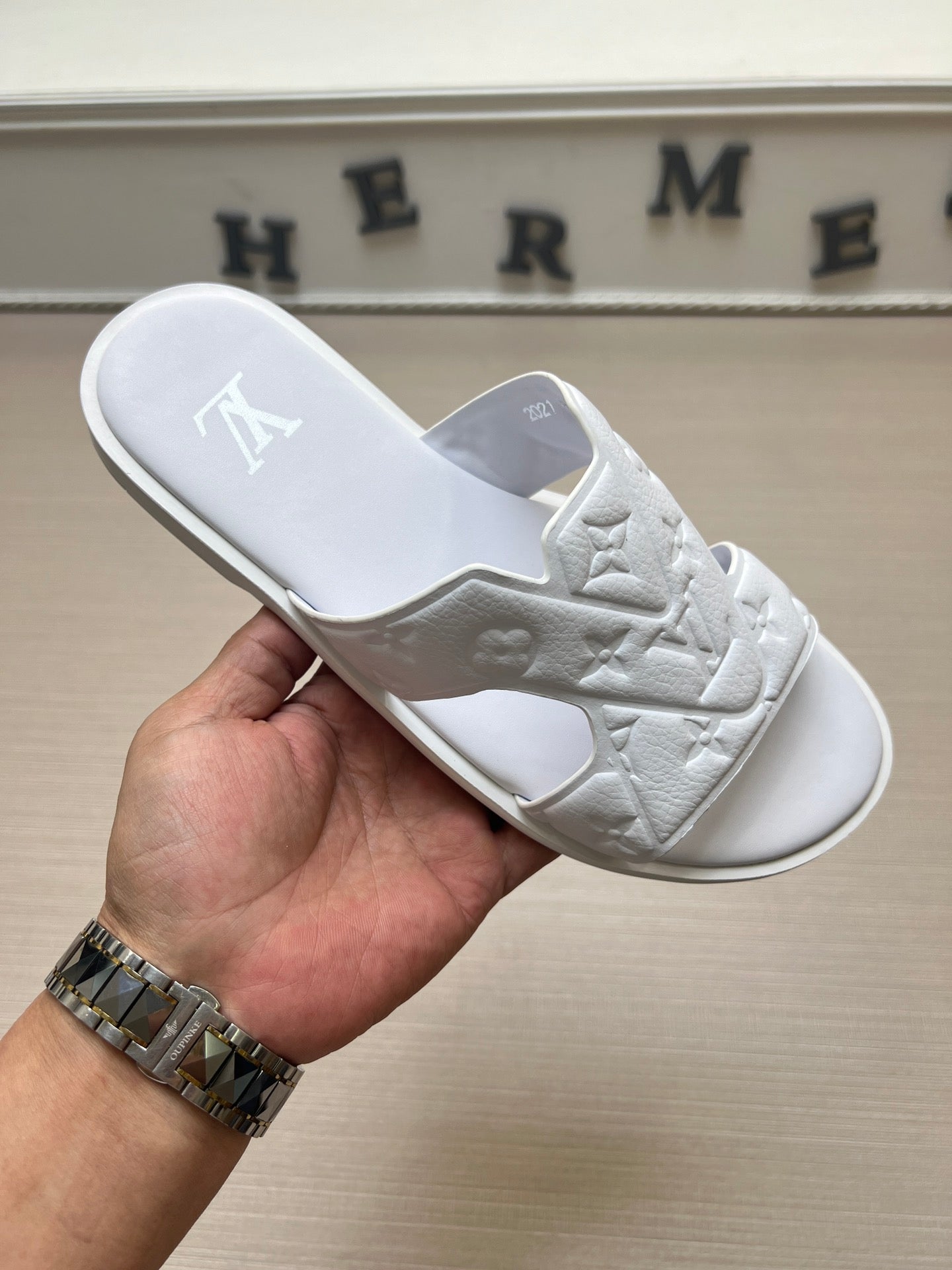 54E22ZDE Stylish slippers