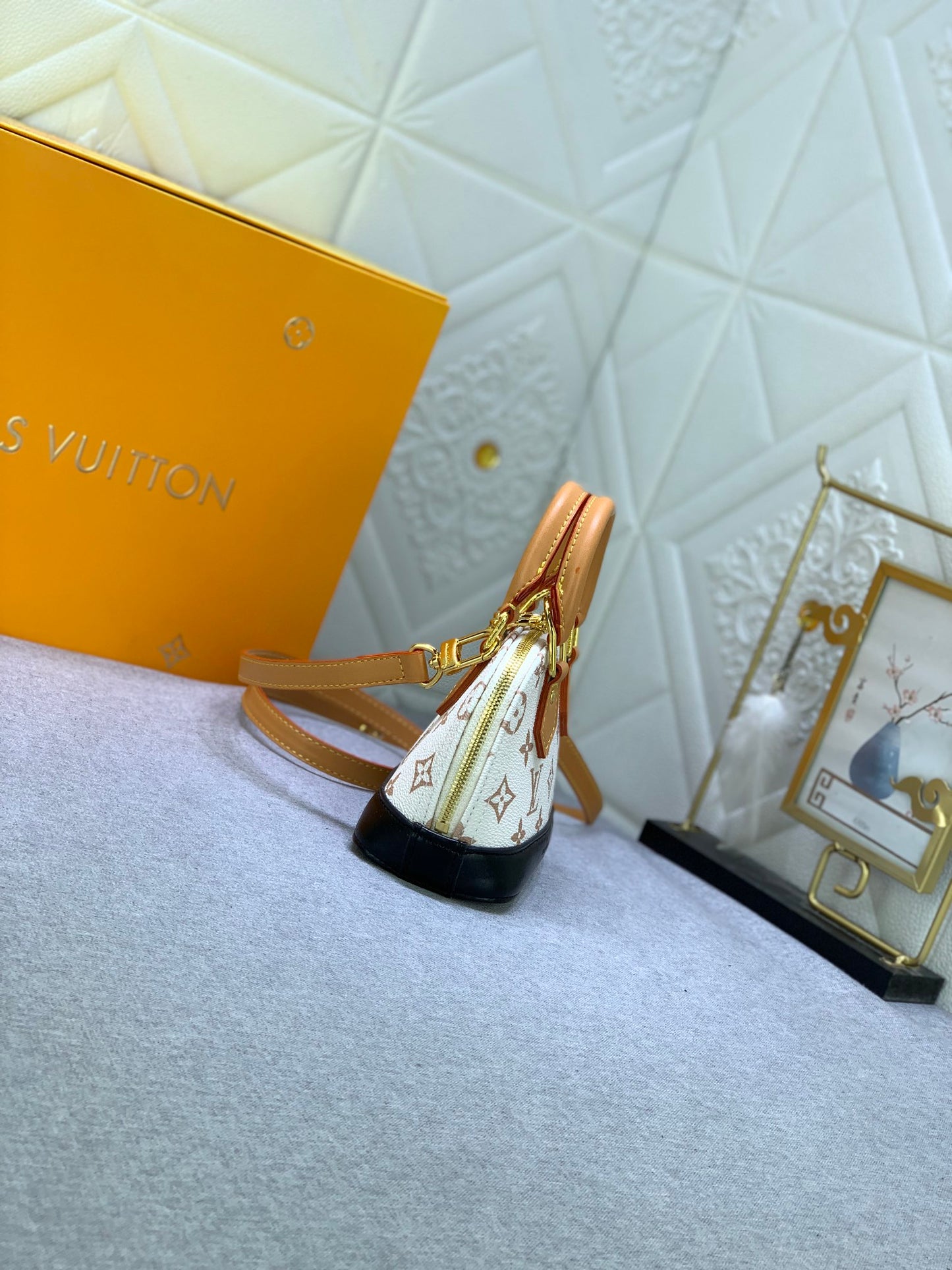 2XE336BDE Stylish leather bag 