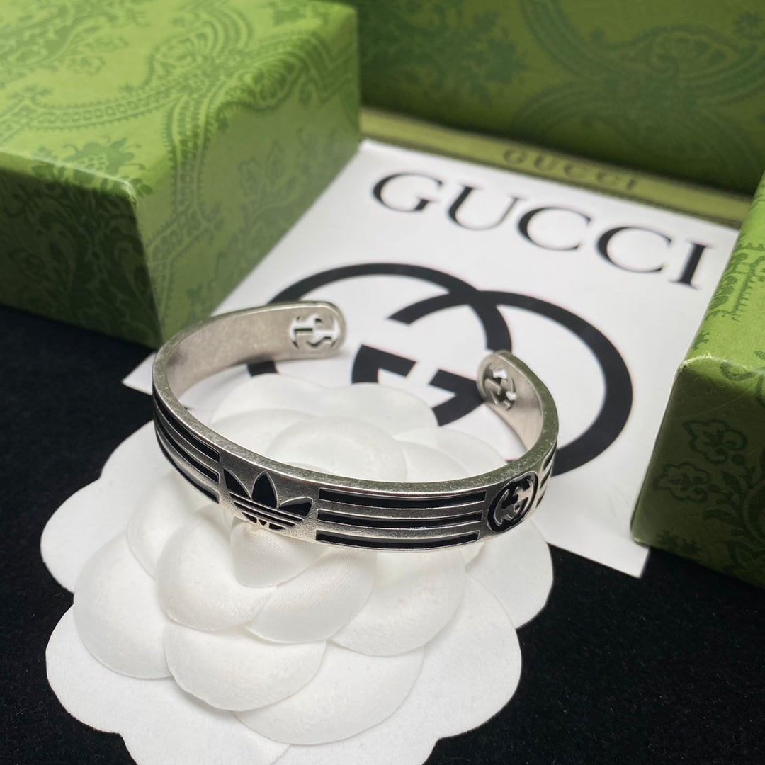 1B250KDE Stylish Bracelets