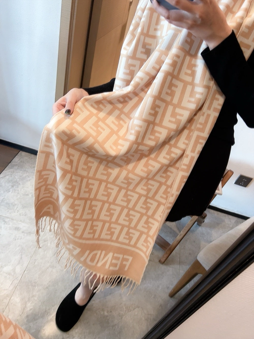 185ZF12WDE Stylish Winter Scarves